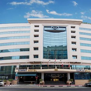 Landmark Summit Hotel